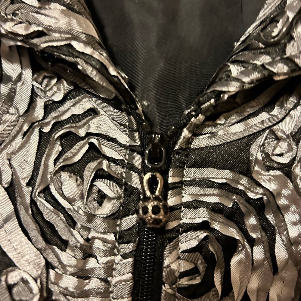 Laura Ashley Vintage Elegant Black and Silver Floral Jacket - Picture 3 of 4